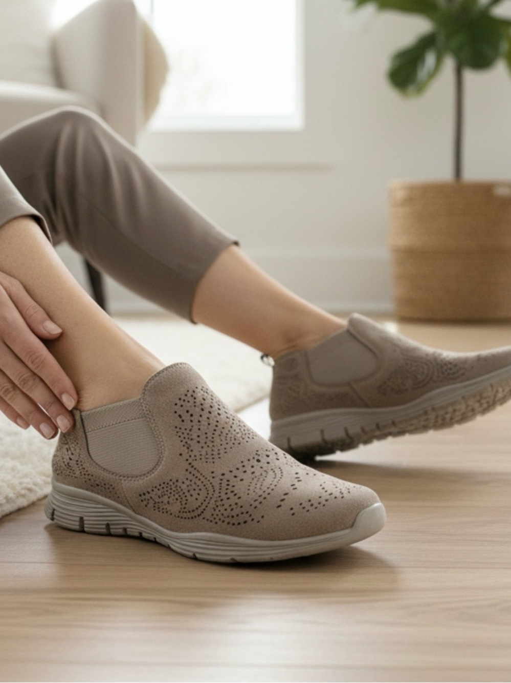 Skechers Seager-Rooky-Short Double Gore Medalian Laser Cut Bootie Taupe 8